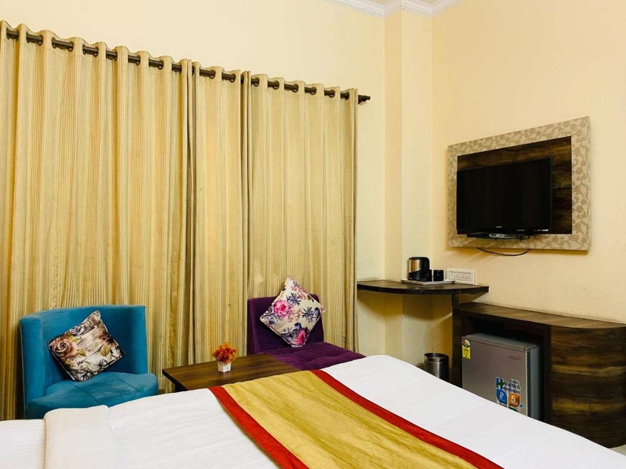 Hotel Aachman Regency With Rooftop Terrace Shimla Exterior foto