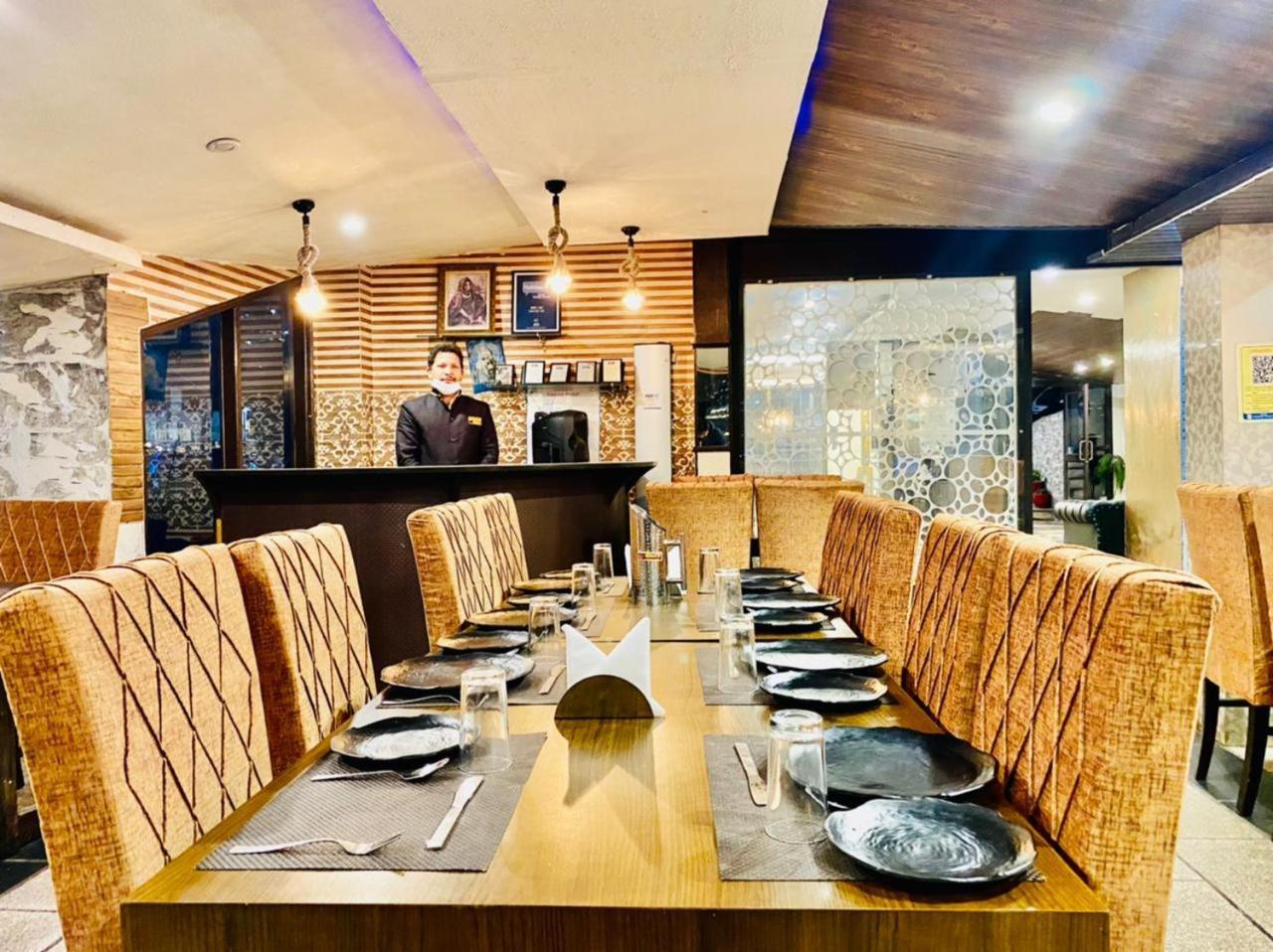 Hotel Aachman Regency With Rooftop Terrace Shimla Exterior foto